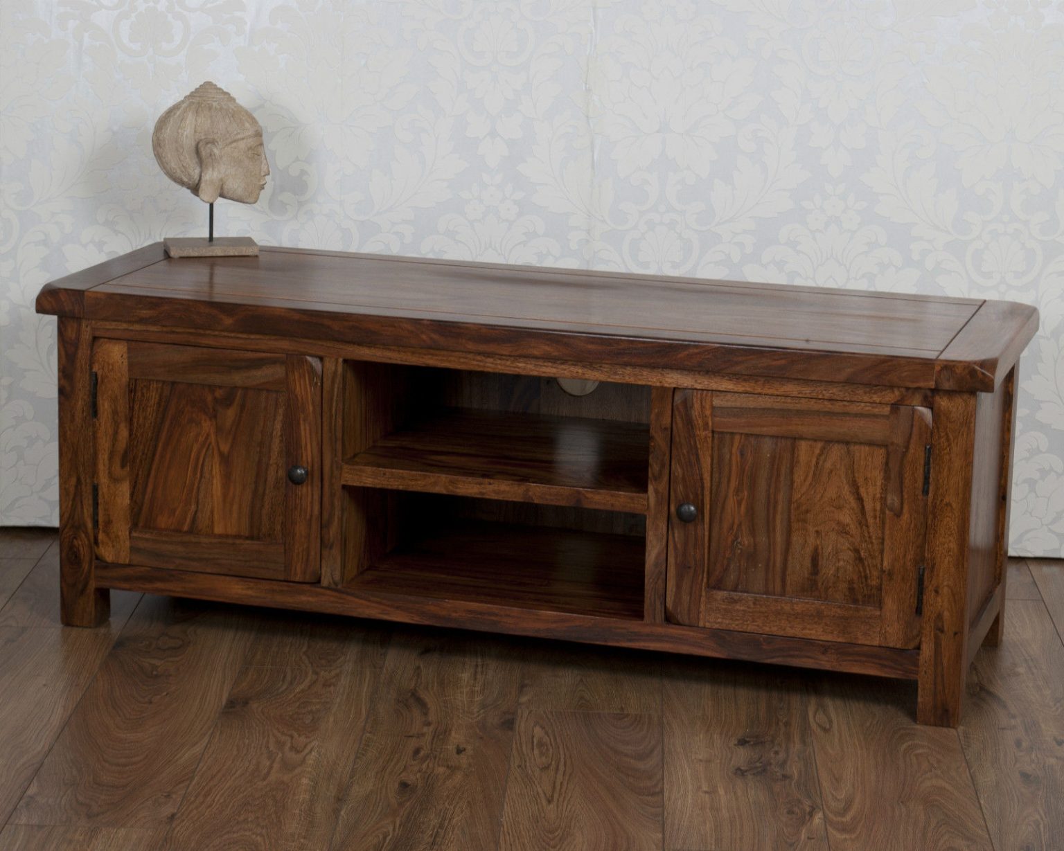 What Colours Go With Dark Coloured Oak Furniture?